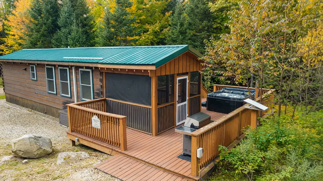 The Modern Pine from above: the screened room, the deck and the hot tub